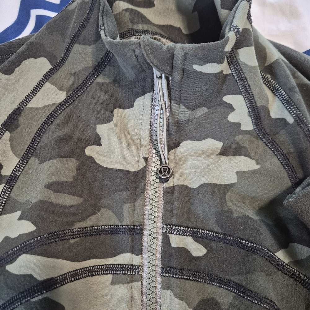 Lululemon Heritage Camo Define Jacket Size 12 - Picture 3 of 6